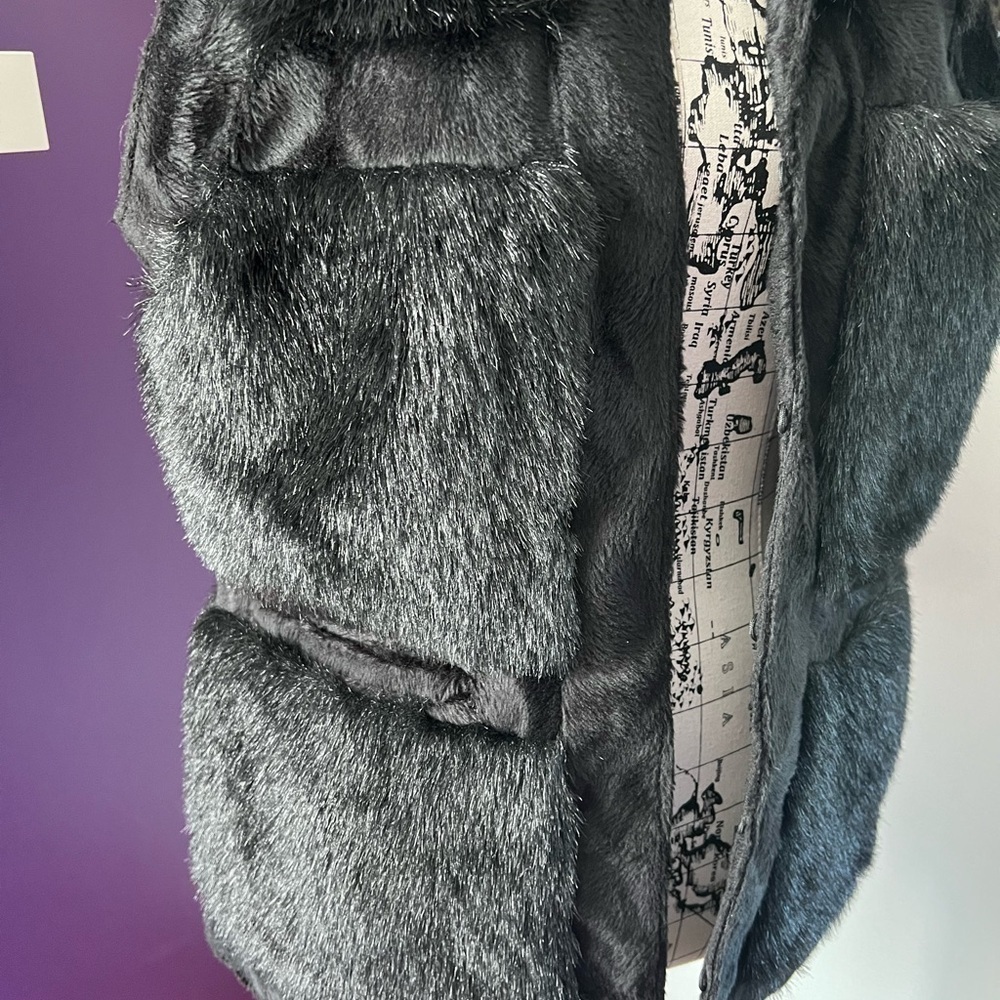 RLZ Faux Fur Vest - Picture 3 of 12